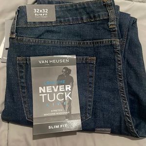 NWT!! 32x32 Van Heusen Jean. Slim fit and stretch fabric
